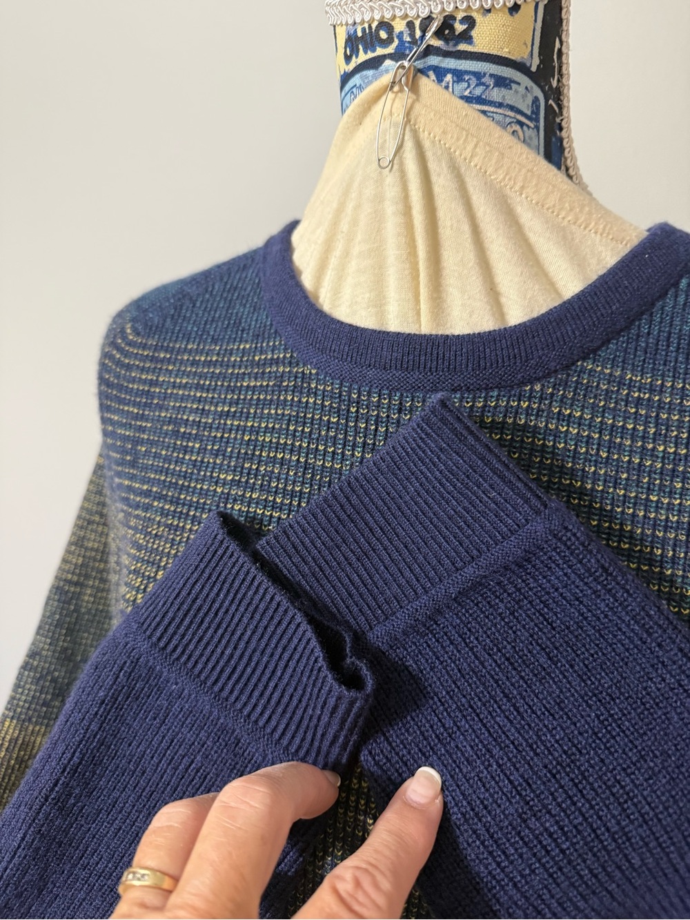 Lululemon men’s sweater - Picture 3 of 5
